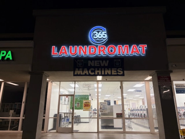 365 Laundromat Open Late 600X400